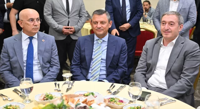 CHP Genel Başkanı Özel, 10 Ekim Barış Derneğinin dayanışma yemeğine katıldı: