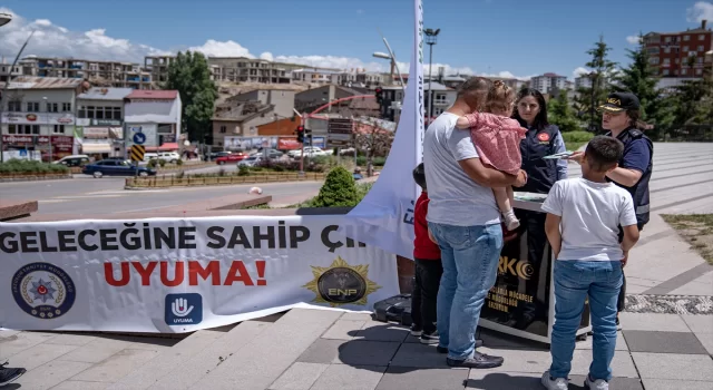 Erzurum’da polisten ”Uyuşturucuyla Mücadele Günü”nde toplumsal farkındalık çalışması