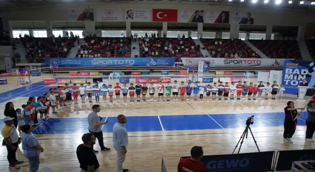 9 - 11 Yaş Altı Badminton Türkiye Şampiyonası Çorum’da başladı