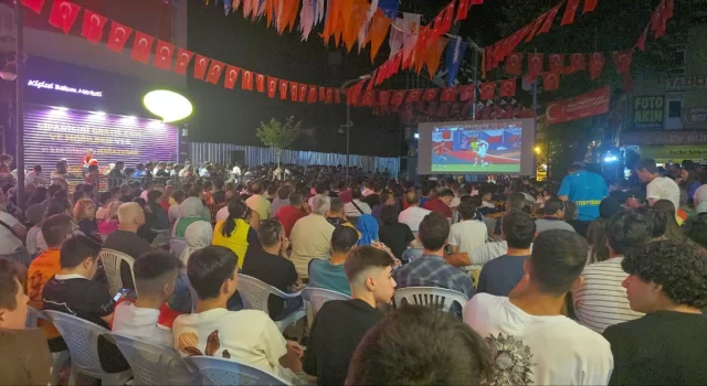 Sakarya, Karabük ve Düzce’de vatandaşlar, milli maç heyecanını dev ekranların başında yaşadı