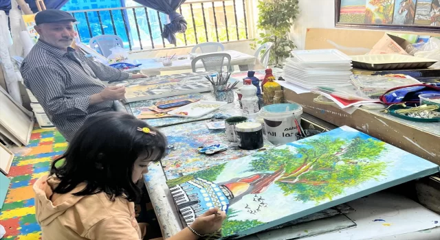 Ürdünlü ressam, resimlerle çocuklara Filistin sevgisini aşılıyor