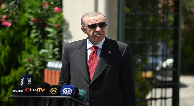 Cumhurbaşkanı Erdoğan, cuma namazını Üsküdar’daki Hz. Ali Camisi’nde kıldı