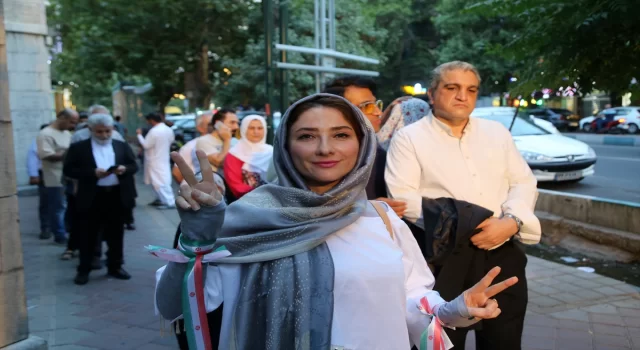 İran’da cumhurbaşkanı seçimi için oy verme süresi ikinci defa uzatıldı
