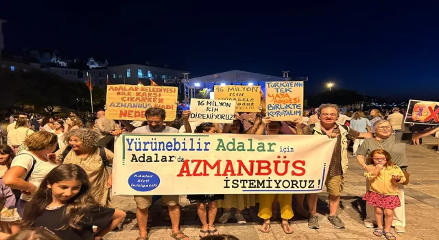 Adalar’daki caz festivalinde ”minibüs” protestosu