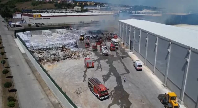 Zonguldak’ta kağıt fabrikasının atık alanında çıkan yangın söndürüldü