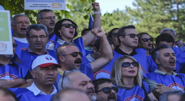 Eğitimİş Sendikası, ”Öğretmenlik Mesleği Kanunu Teklifi”ni protesto etti