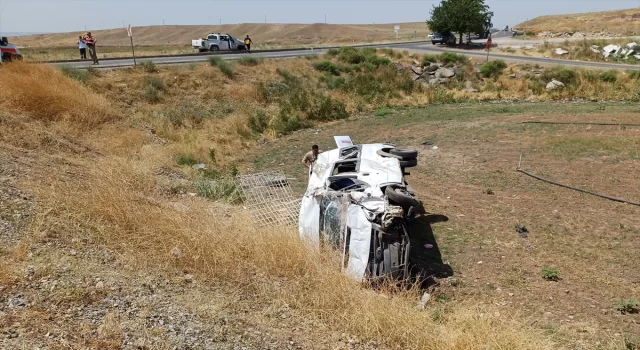 Diyarbakır’da pikap ve yolcu minibüsünün çarpıştığı kazada 13 kişi yaralandı