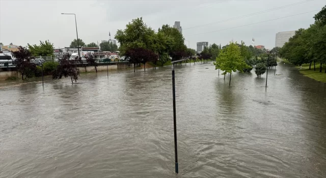 Bursa’da sağanak ve dolu etkili oldu