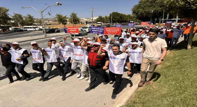 Gaziantep’te işten çıkarıldıklarını belirten işçilerden basın açıklaması