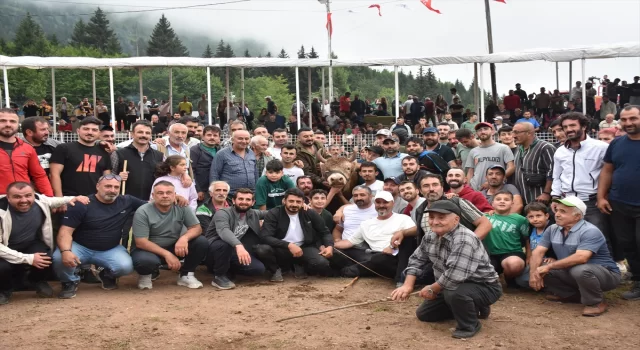 Artvin’de ”43. Kafkasör Kültür, Turizm ve Sanat Festivali” boğa güreşleriyle sürdü