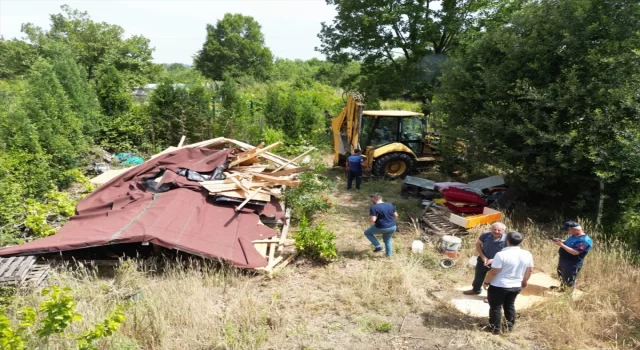 Kocaeli’de ruhsatsız 11 yapı yıkıldı