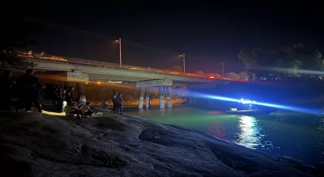 Adana’da baraj gölüne giren genç gözden kayboldu