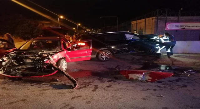 Denizli’de iki otomobilin çarpıştığı kazada 6 yaşındaki çocuk öldü