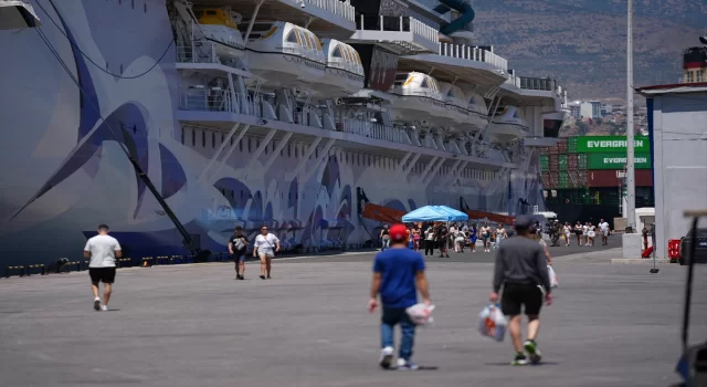 İzmir’de kruvaziyer turizm hareketliliği sürüyor 