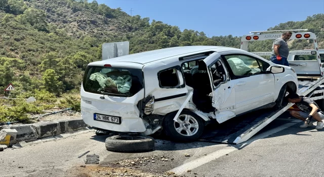 Muğla’da iki otomobilin çarpıştığı kazada 1 çocuk öldü, 10 kişi yaralandı