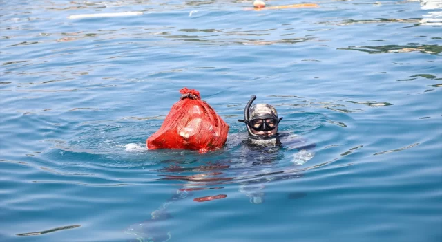 Bodrum’da deniz dibinden 219 kilogram atık çıkarıldı