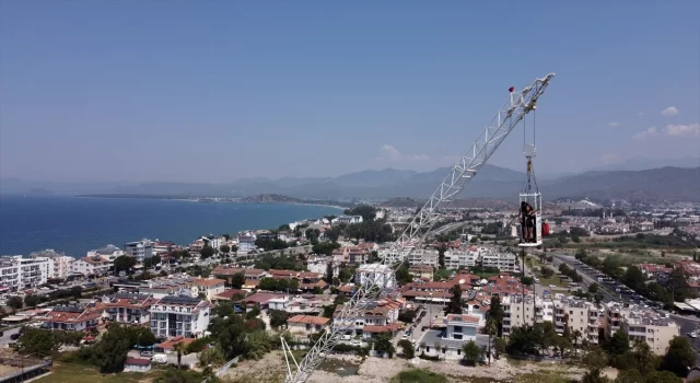 Fethiye’de tatilciler ”bungee jumping” ile adrenalin yaşıyor