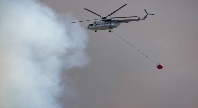 MSB, İzmir Gaziemir’deki yangın söndürme çalışmalarına destek için 5 helikopter görevlendirdi