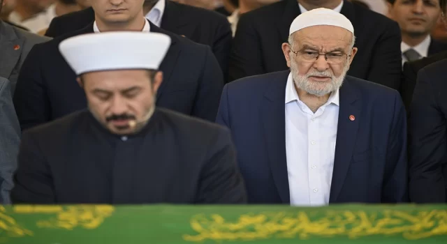 Temel Karamollaoğlu’nun annesi Edibe Karamollaoğlu son yolculuğuna uğurlandı