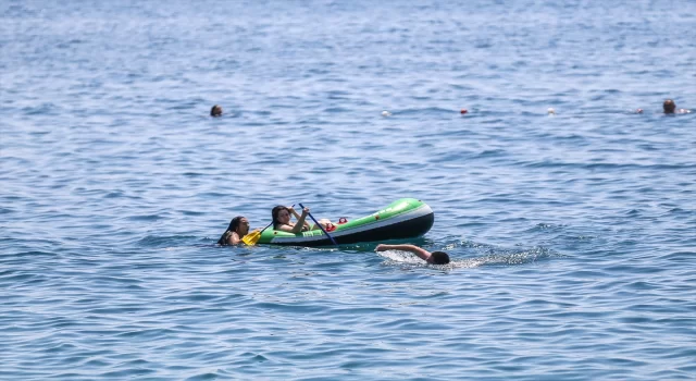 Antalya’da sıcak hava ve nem etkili oluyor