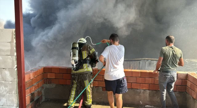 GÜNCELLEME  Bursa’da fabrika ve geri dönüşüm tesisinde süren yangın yayılıyor