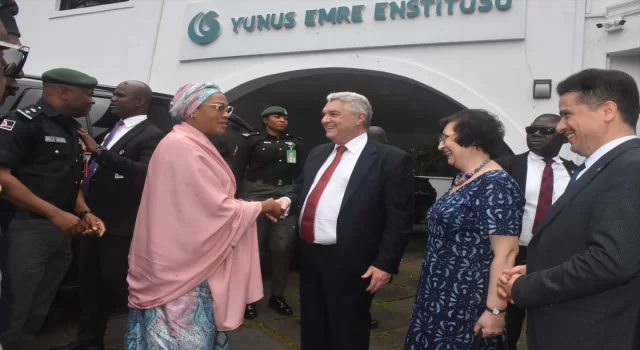 Nijerya Devlet Başkanın eşi Oluremi Tinubu, Abuja’daki Yunus Emre Enstitüsünü ziyaret etti