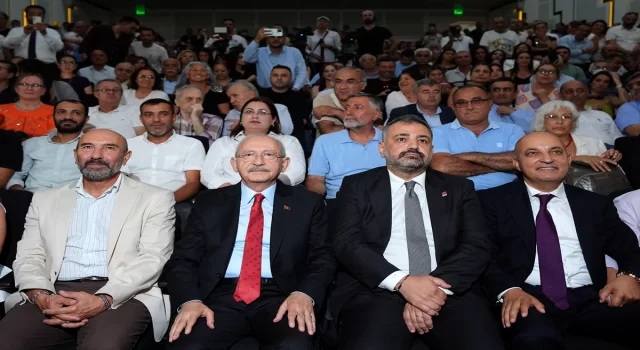 Eski CHP Genel Başkanı Kılıçdaroğlu, İzmir’de panele katıldı