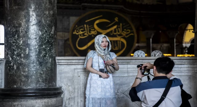 Ayasofyai Kebir Camii Şerifi, ibadete açılışının 4’üncü yıl dönümünde ziyaretçi akınına uğradı