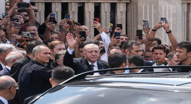 Cumhurbaşkanı Erdoğan cuma namazını Taksim Camisi’nde kıldı