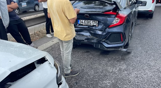 Kartal’da zincirleme trafik kazası sebebiyle D100 kara yolunda yoğunluk oluştu