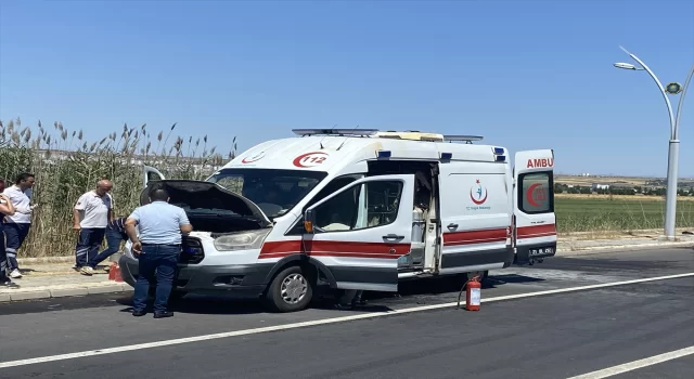 Diyarbakır’da seyir halindeki ambulansta çıkan yangın söndürüldü