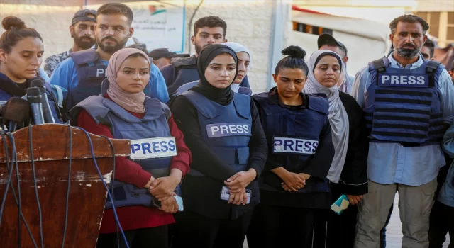 İsrail’in Gazze Şeridi’ne saldırısında Al Jazeera muhabir ve kameramanı öldü