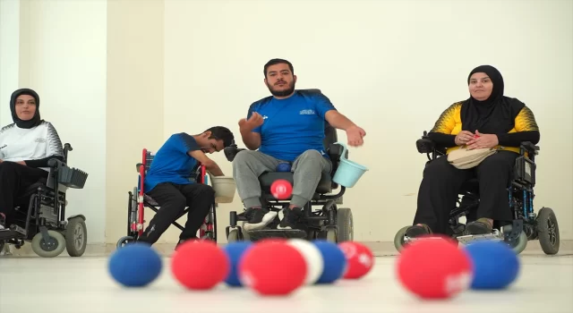 Kas hastası sporcular boccia ile ”adapte” oluyor