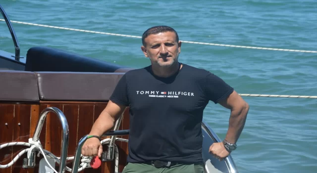 Nadir rastlanan deniz canlısı ”mavi ıstakoz” Ayvalık’ta görüntülendi