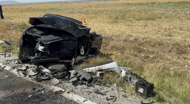 Afyonkarahisar’daki trafik kazasında 1 kişi öldü, 4 kişi yaralandı