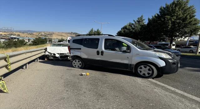 Kahramanmaraş’ta otomobilin çarptığı 1 kişi öldü, 2 kişi yaralandı