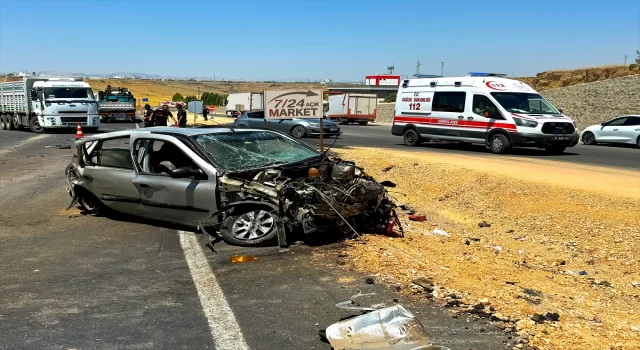 Diyarbakır’da 2 tır ile otomobilin karıştığı kazada 3’ü ağır 5 kişi yaralandı