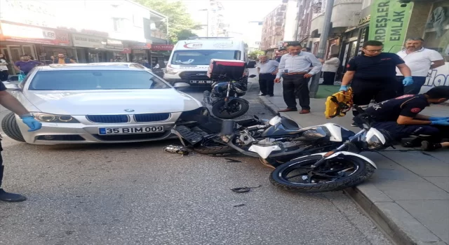 Isparta’da motosikletle otomobilin çarpıştığı kaza güvenlik kamerasına yansıdı 