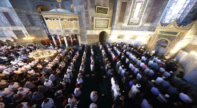 Diyanet İşleri Başkanı Erbaş, Ayasofya’da Heniyye için gıyabi cenaze namazı kıldırdı: