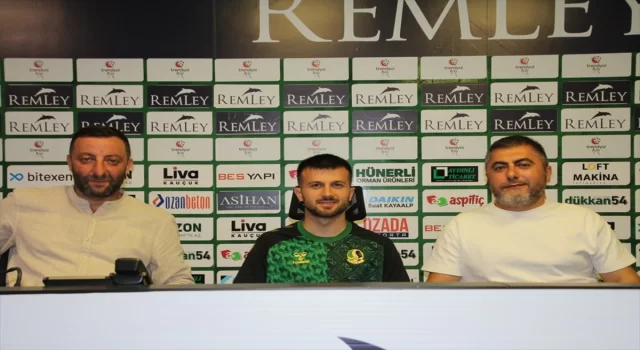 Sakaryaspor, orta saha oyuncusu Murat Cem Akpınar’ı yeniden kiraladı