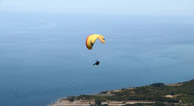 Uçmakdere, hafta sonu yamaç paraşütü yapmak isteyenleri ağırlıyor