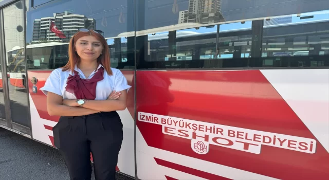 İzmir’de belediye otobüsünde çıkan yangını kadın şoför söndürdü