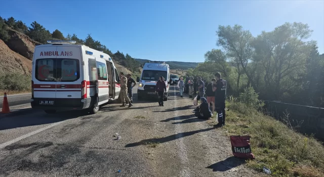 Erzincan’da yolcu otobüsünün devrilmesi sonucu 14 kişi yaralandı