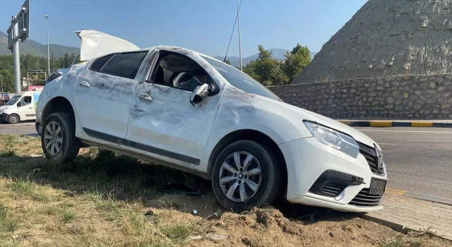 Karabük’te polisin ”dur” ihtarına uymayan sürücü kaza yaptı