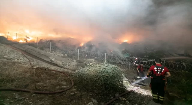 Mersin’de atık alanında çıkan yangın söndürüldü