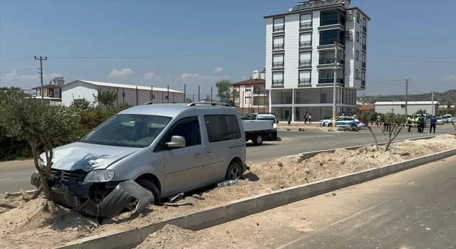 Antalya’da araba ile motosikletin çarpıştığı kazada 1 kişi öldü, 1 kişi yaralandı