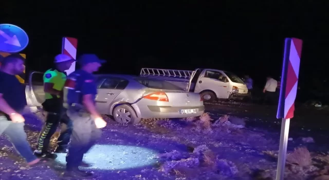 Konya’da otomobille kamyonetin çarpışması sonucu 1 kişi öldü, 7 kişi yaralandı