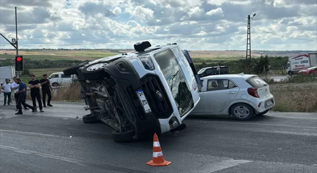 Arnavutköy’de ambulansın da karıştığı zincirleme kazada 4 kişi yaralandı