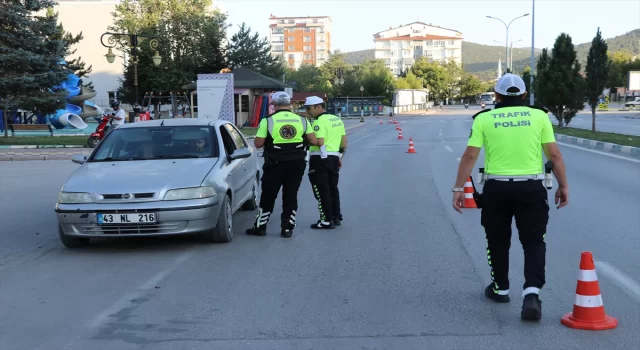 Kütahya’da uyuşturucu etkisinde araç kullananlar polisin takibinden kaçamıyor