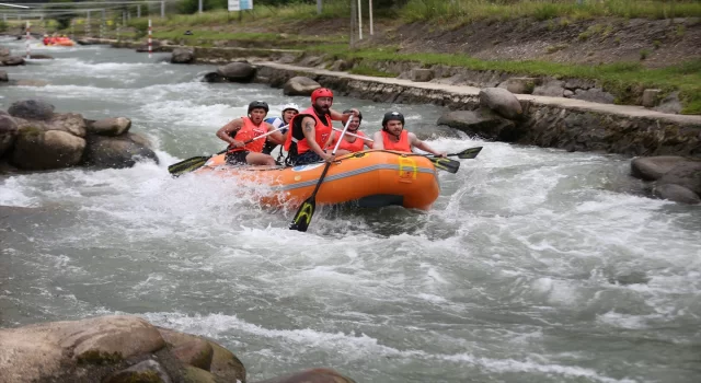 Rize’de ülkeler arası rafting yarışması yapıldı